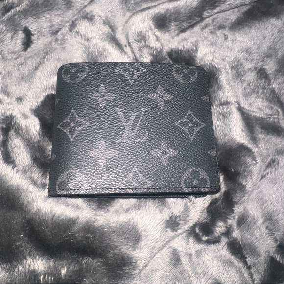 saks Other - LV men’s wallet Louis Vuitton